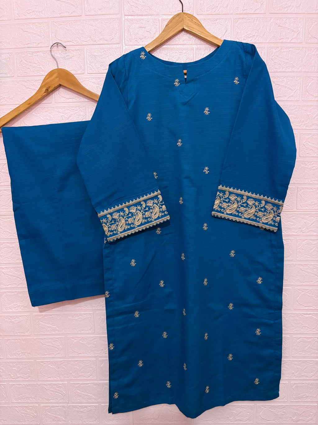 2pc Khaddar Embroidered Dress