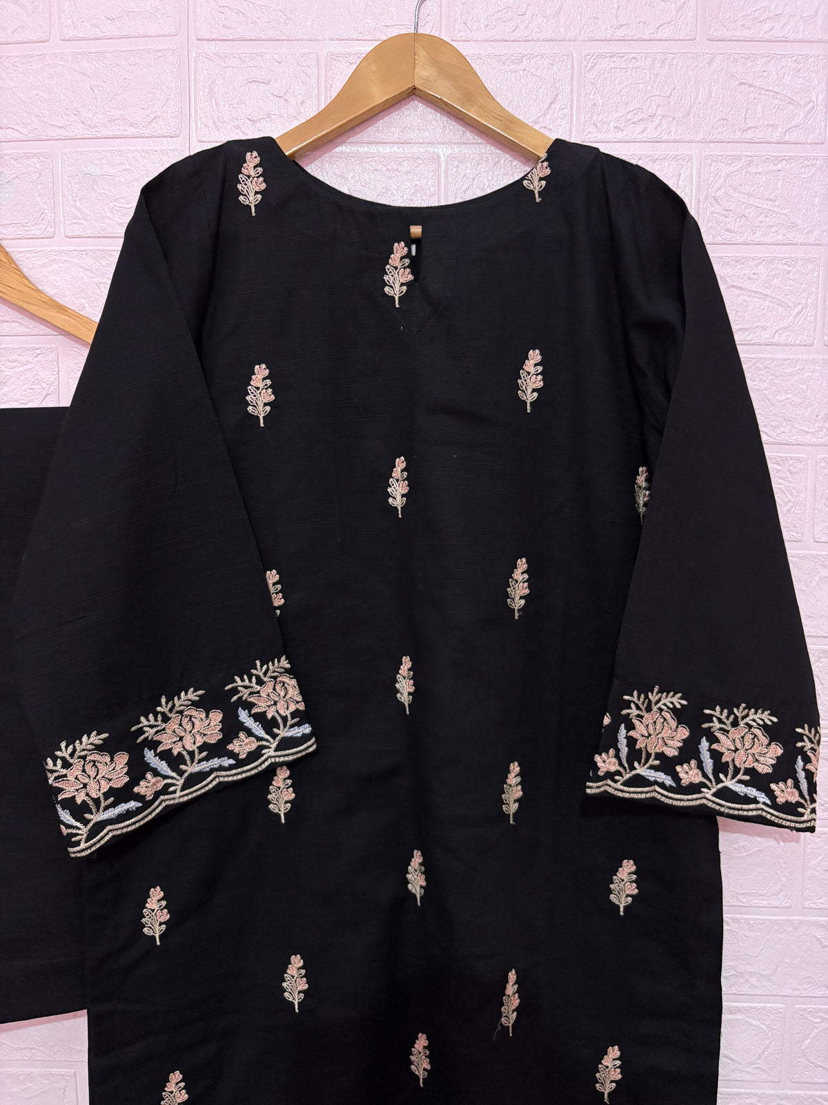 2pc Khaddar Embroidered Dress
