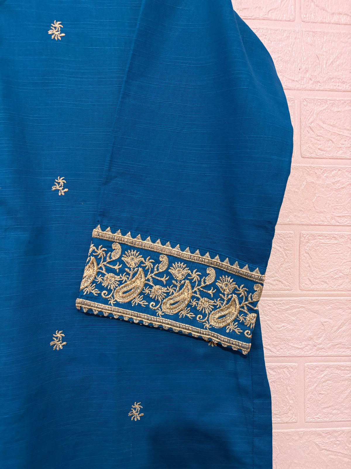 2pc Khaddar Embroidered Dress