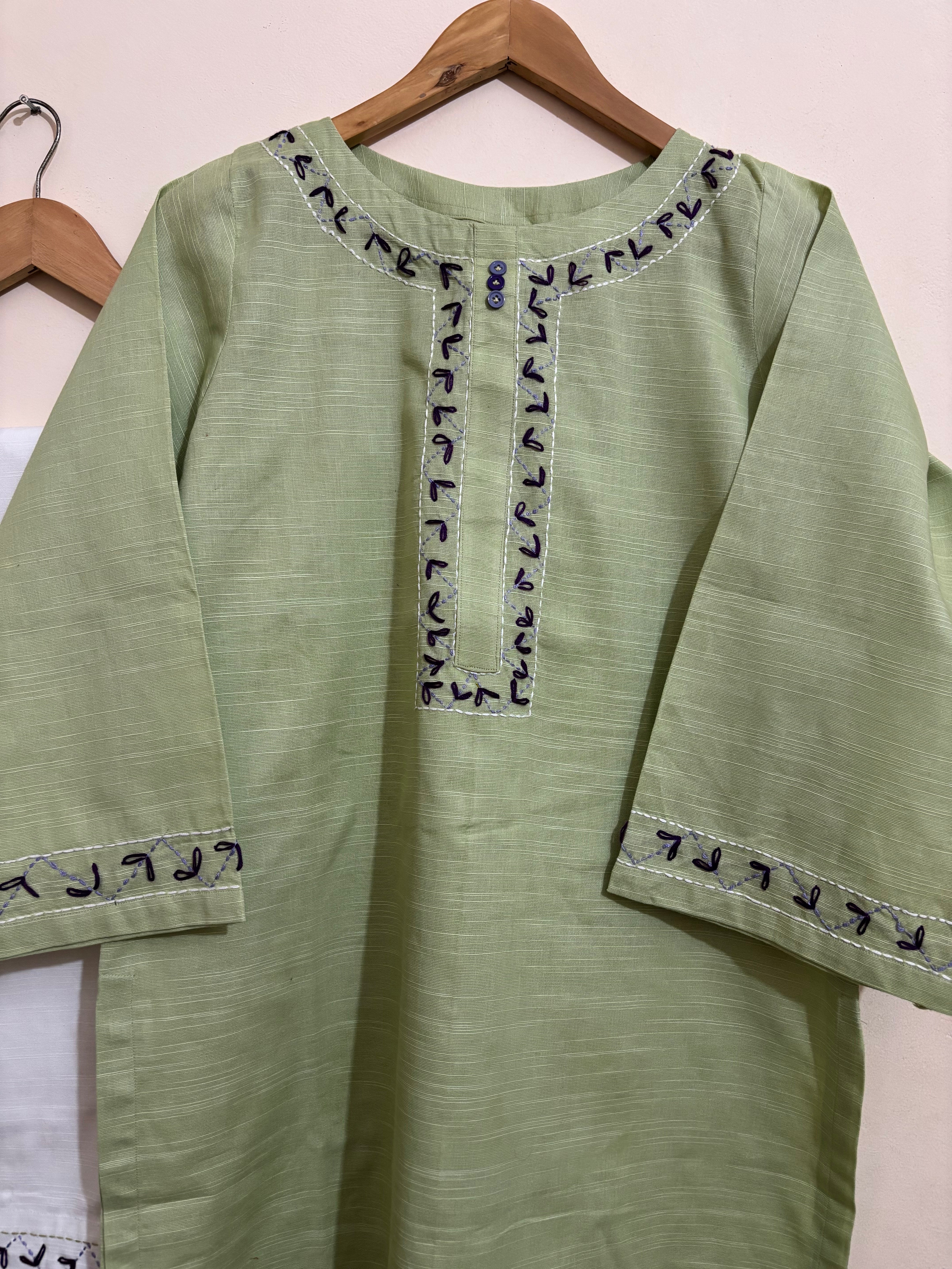 2pc Khaddar Hand Embroidery Dress With Shalwar